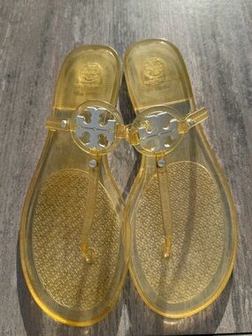 Tory Burch Mini Miller Translucent Yellow Logo Jelly Thong Sandals 11